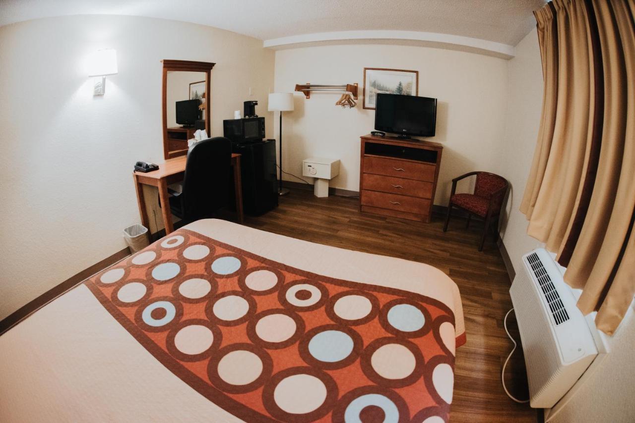 Motel Super 8 By Wyndham Danbury Exterior foto